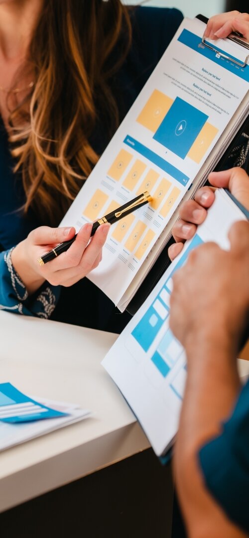 Digital web development highlighted through a growth-focused graphic, symbolizing personalized websites and targeted success